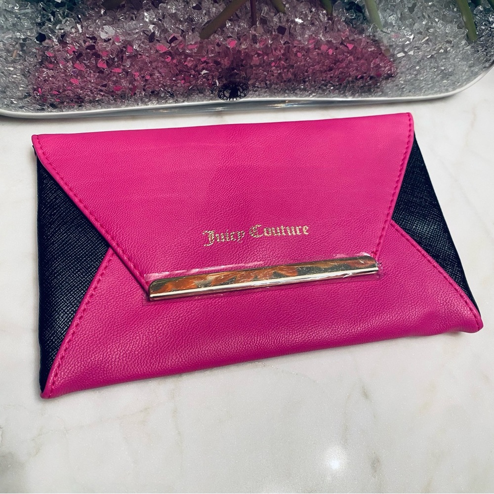 NEW Juicy Couture pink clutch 💖